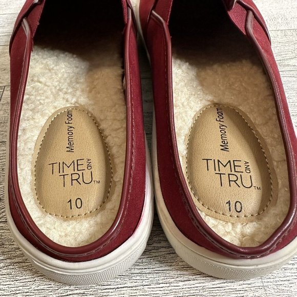 Time and Tru Memory Foam Women 10 Faux Fur Insole Burgundy Slip on Mule Sneakers - Picture 6 of 8